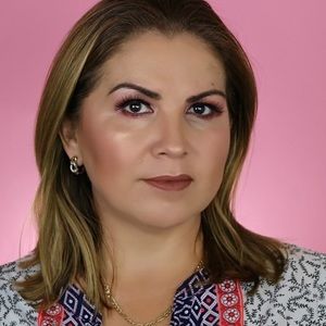 Meet your Posher, Sharis